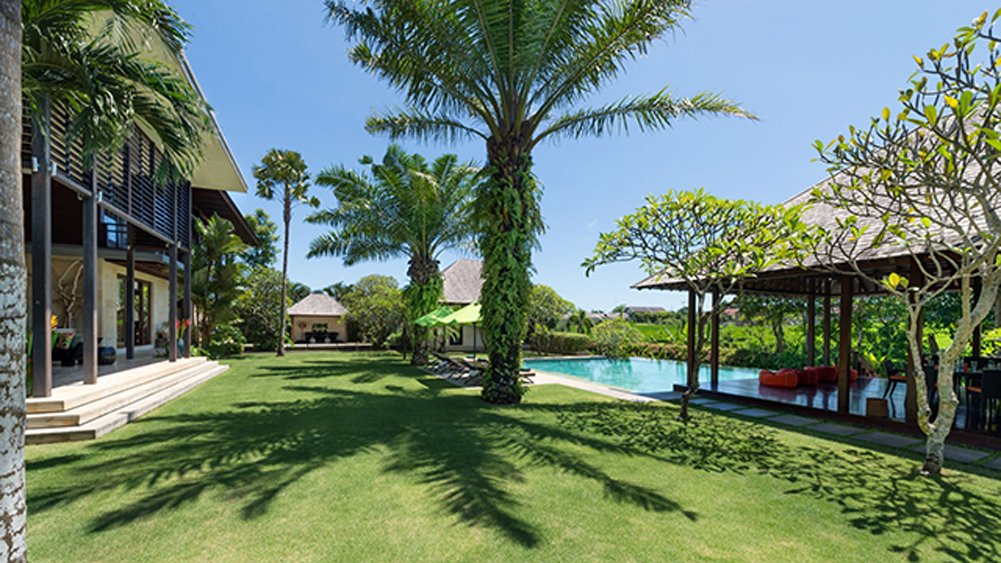 Bendega Nui - Spacious lawn area